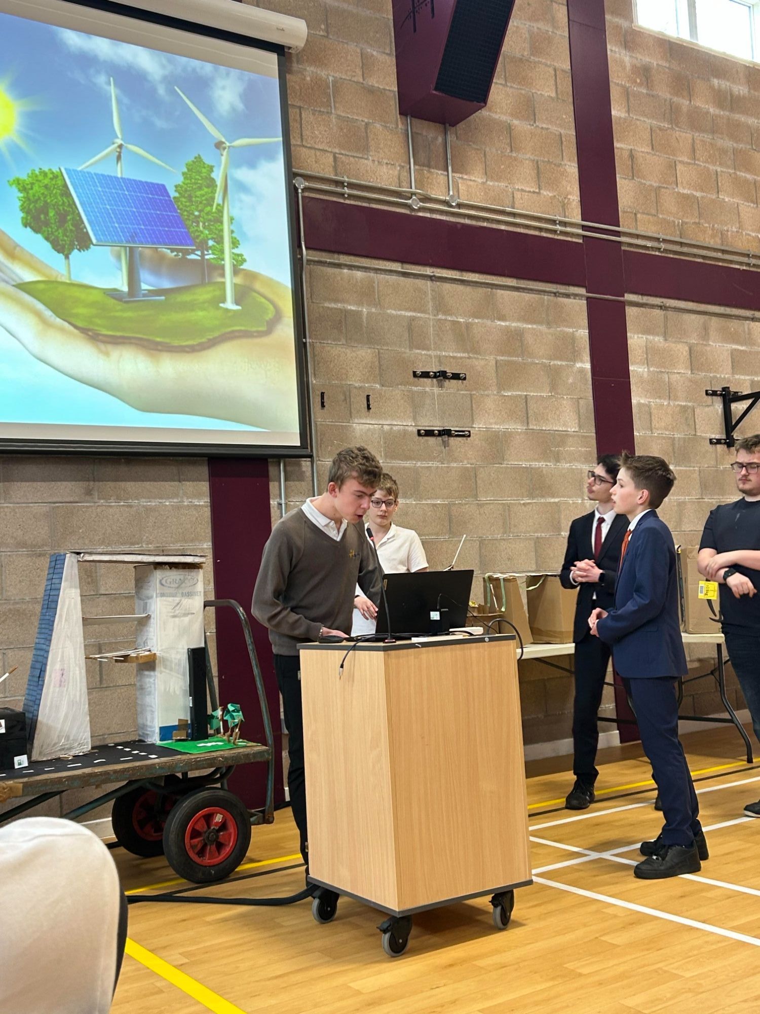 Students presenting their city
