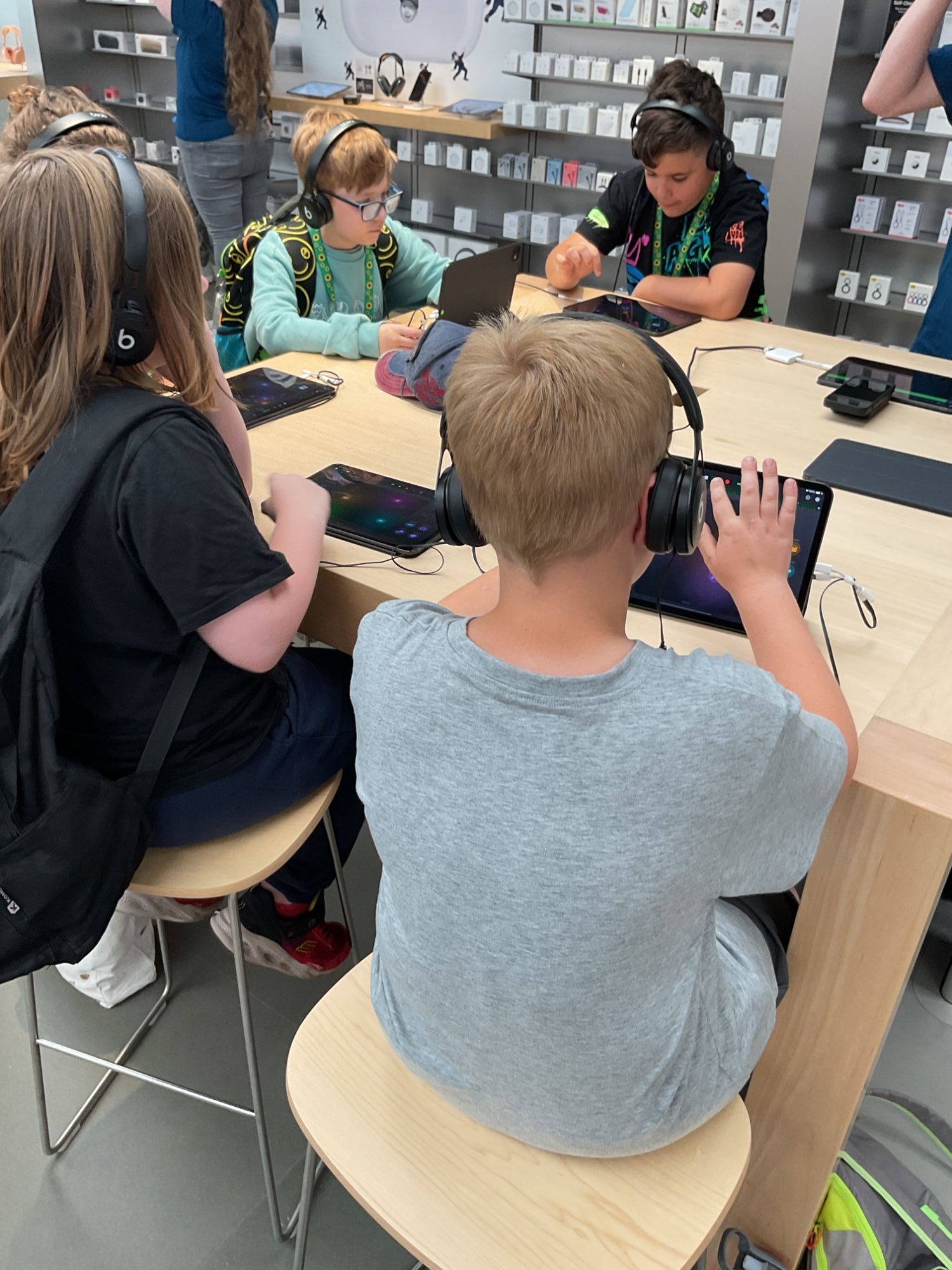 Elm students at the Apple Store