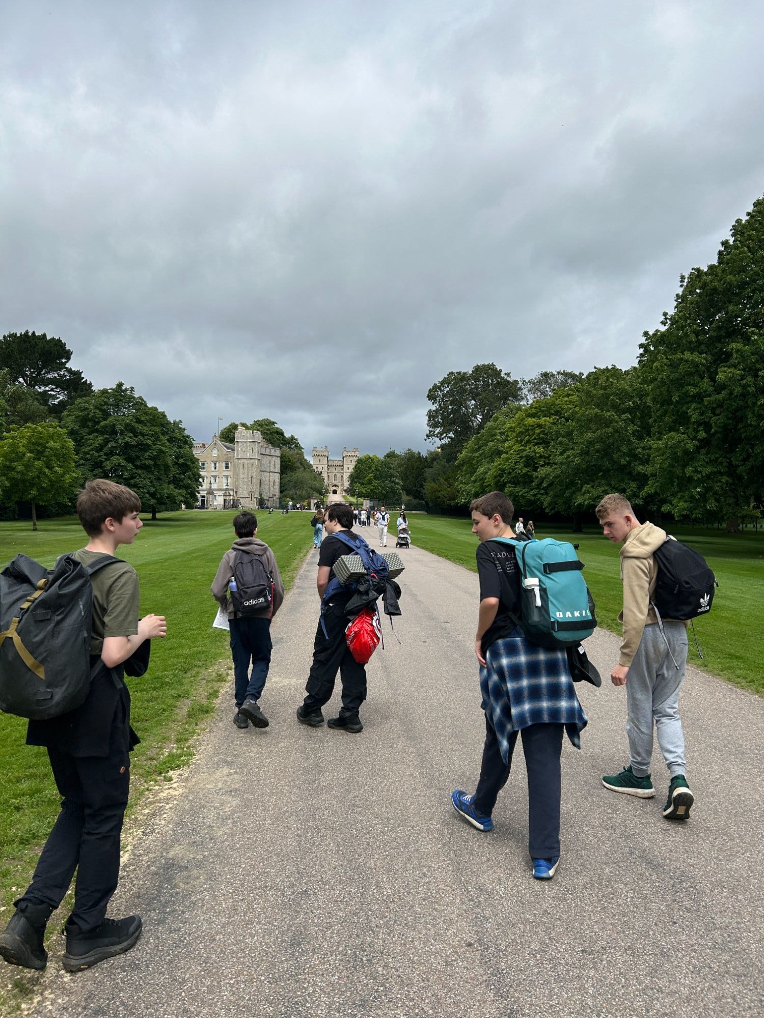 Students walking towards Windsor Castle