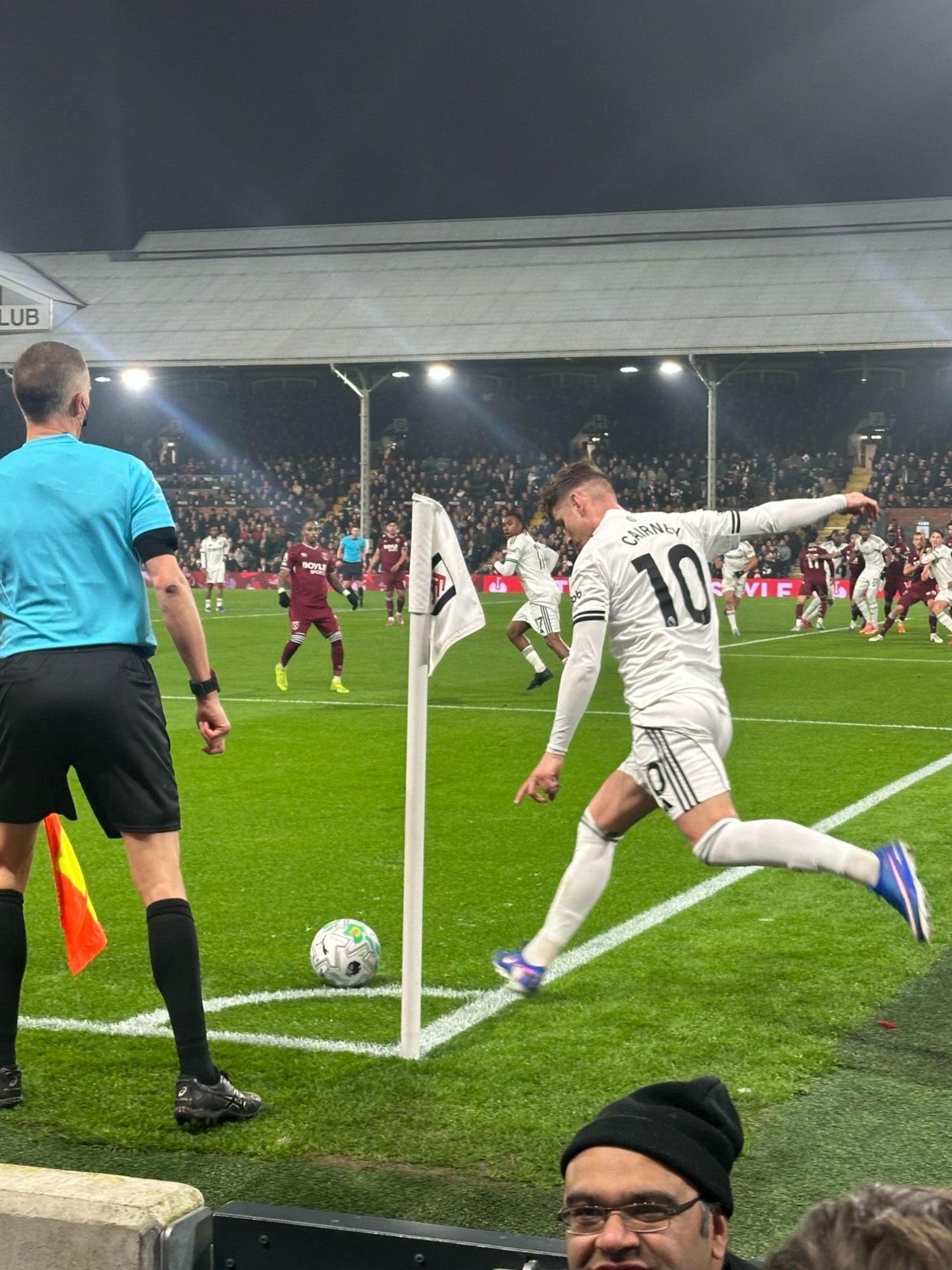 Fulham player taking a corner