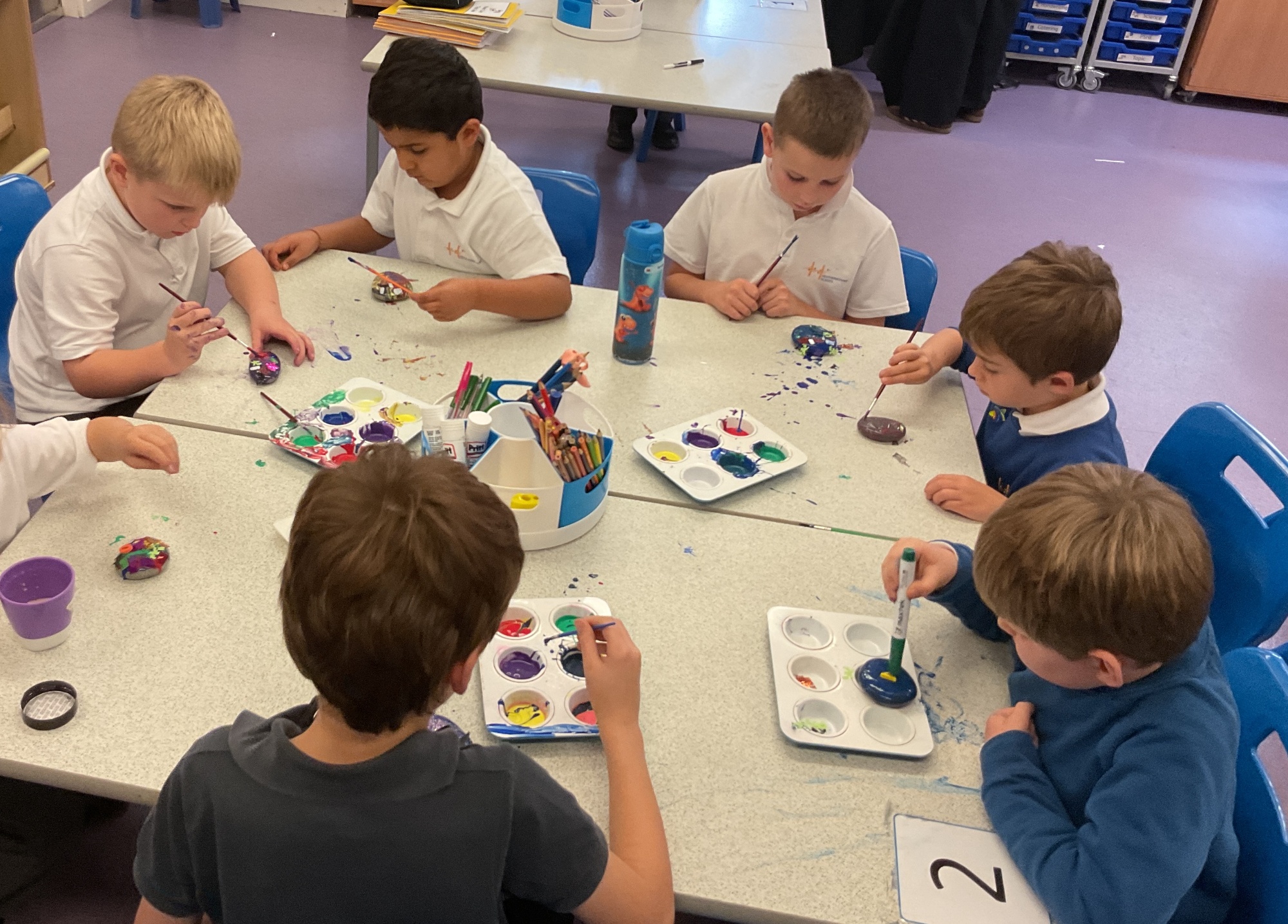 Foundation students painting Foundation paintinf for kindness week