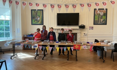 Elm class ready to sell cakes in aid of comic relief